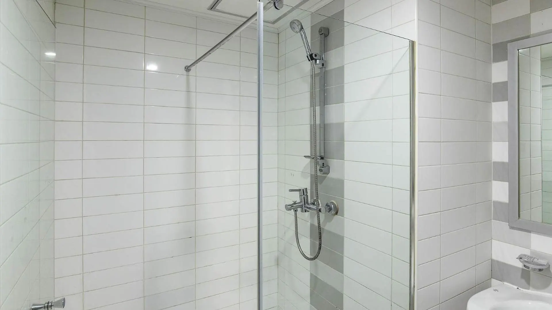 Incheon Airport Hotel Zeumes