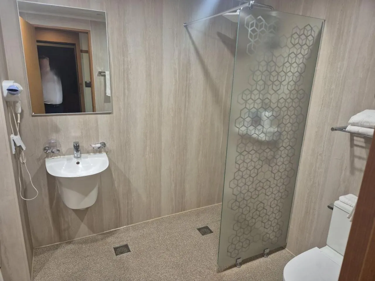 ***  Incheon Airport Hotel Zeumes South Korea