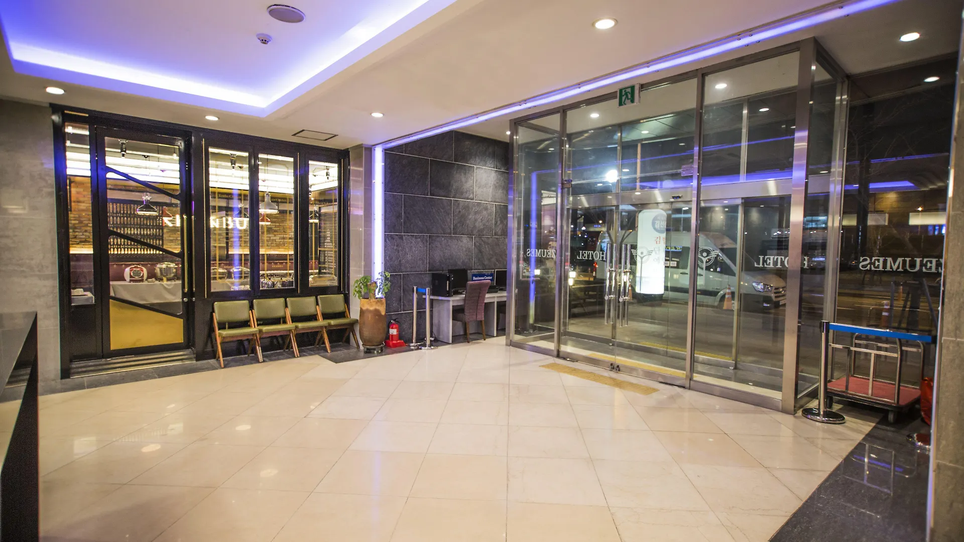 Incheon Airport Hotel Zeumes