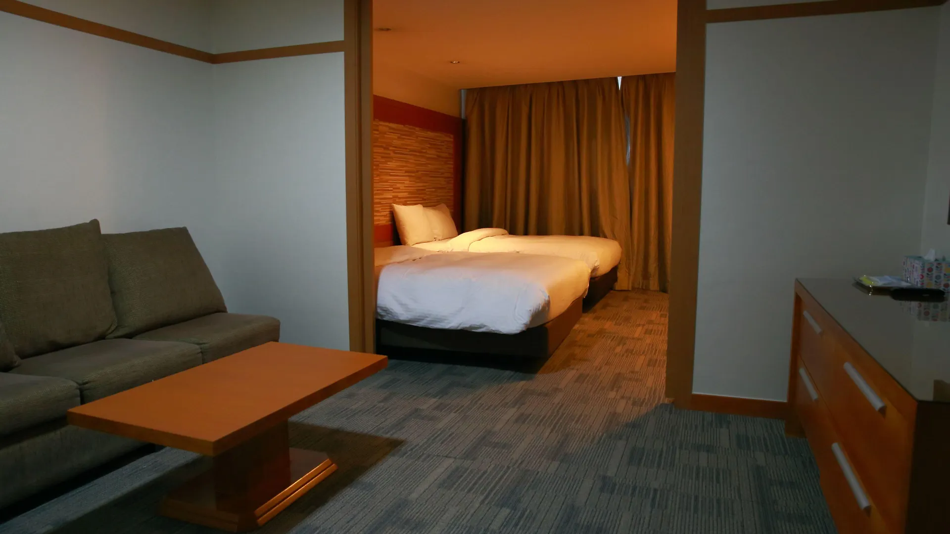 Incheon Airport Hotel Zeumes